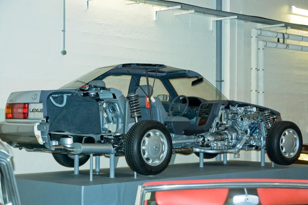 Lexus LS400 cutaway
