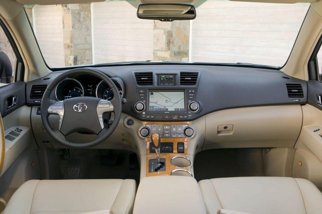 Toyota Highlander Hybrid interior