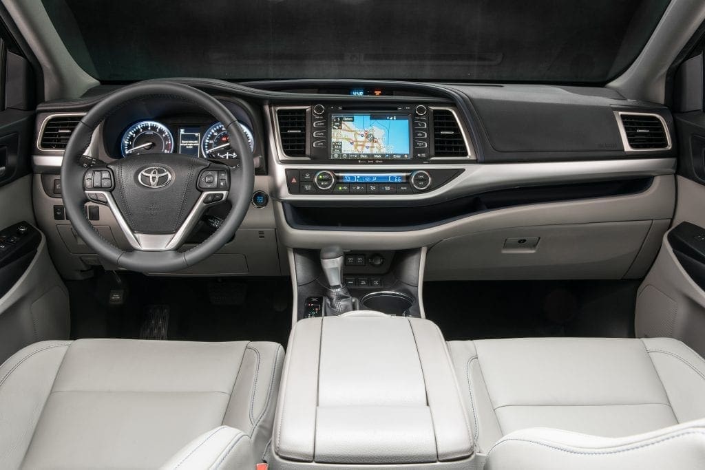 2017 Toyota Highlander interior