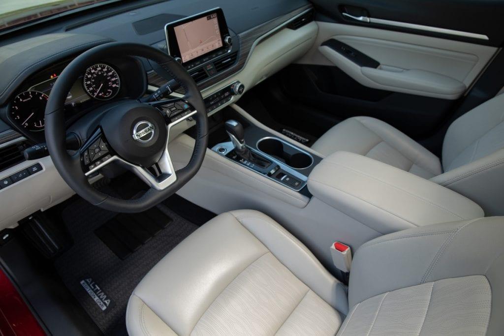 2019 Nissan Altima interior