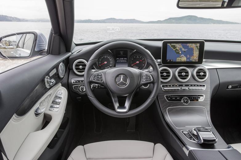 2016 Mercedes-Benz C350e interior