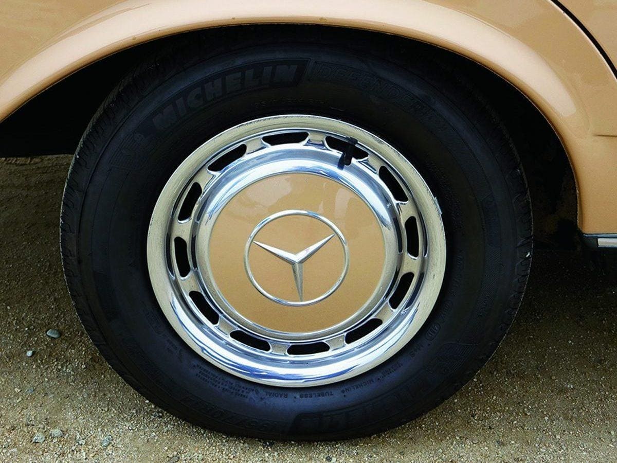 240D wheel cover