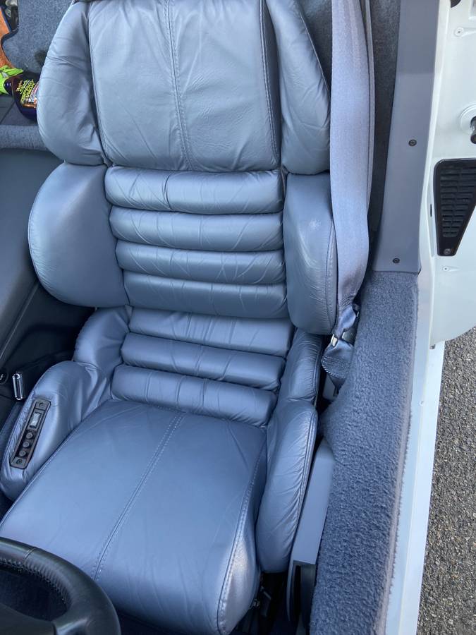 1991 Chevrolet Corvette driver's seat