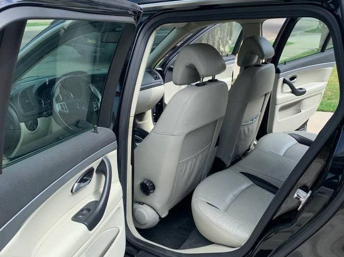 2006 Saab 9-3 Aero SportKombi rear seat