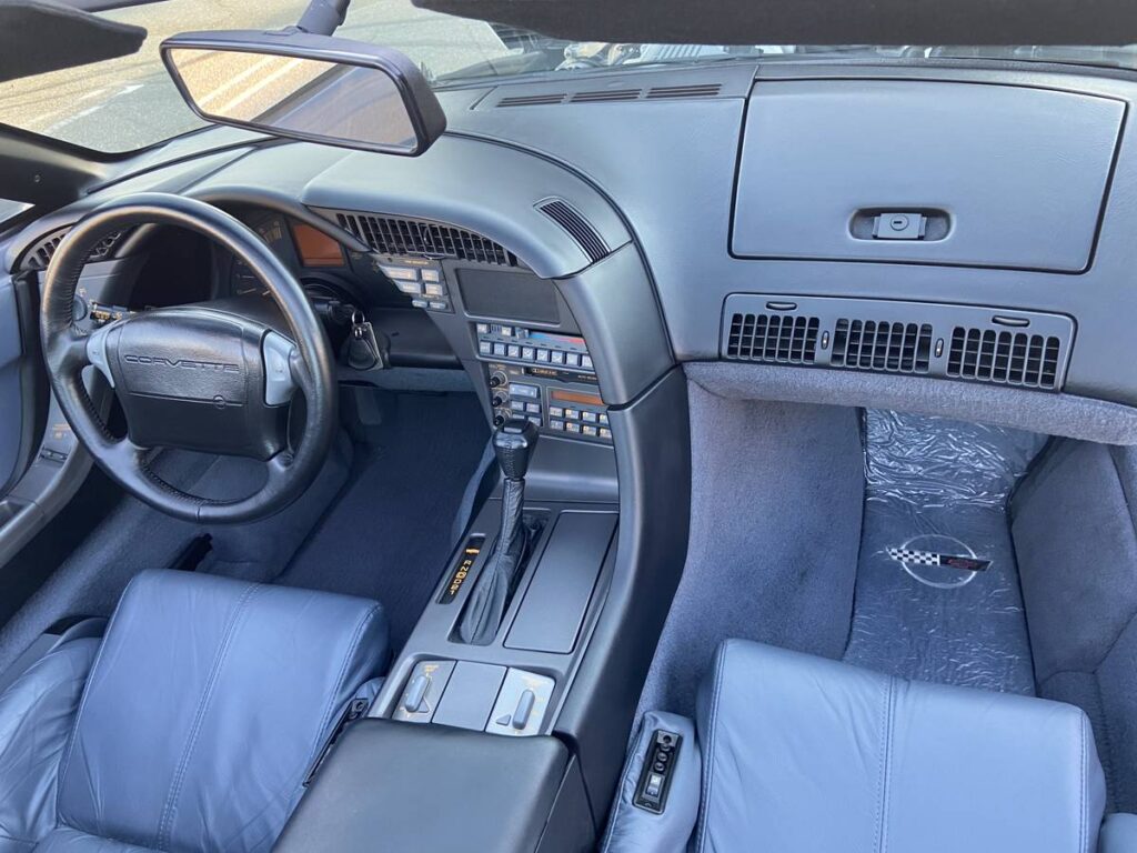1991 Chevrolet Corvette interior