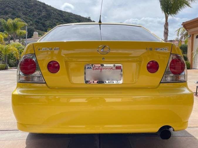 2001 Lexus IS 300 exterior rear