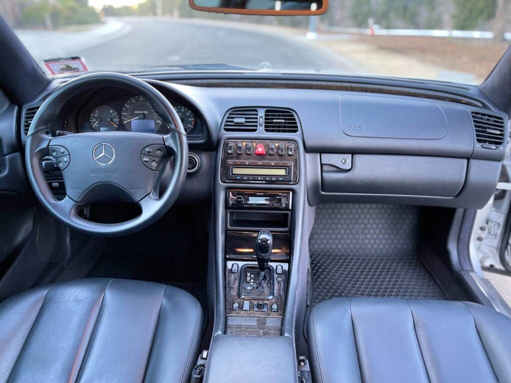 2002 Mercedes-Benz CLK55 AMG dashboard