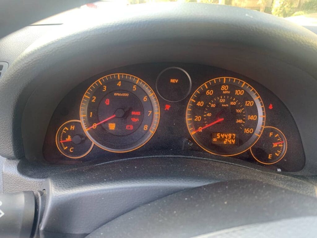 2005 Infiniti G35 guages