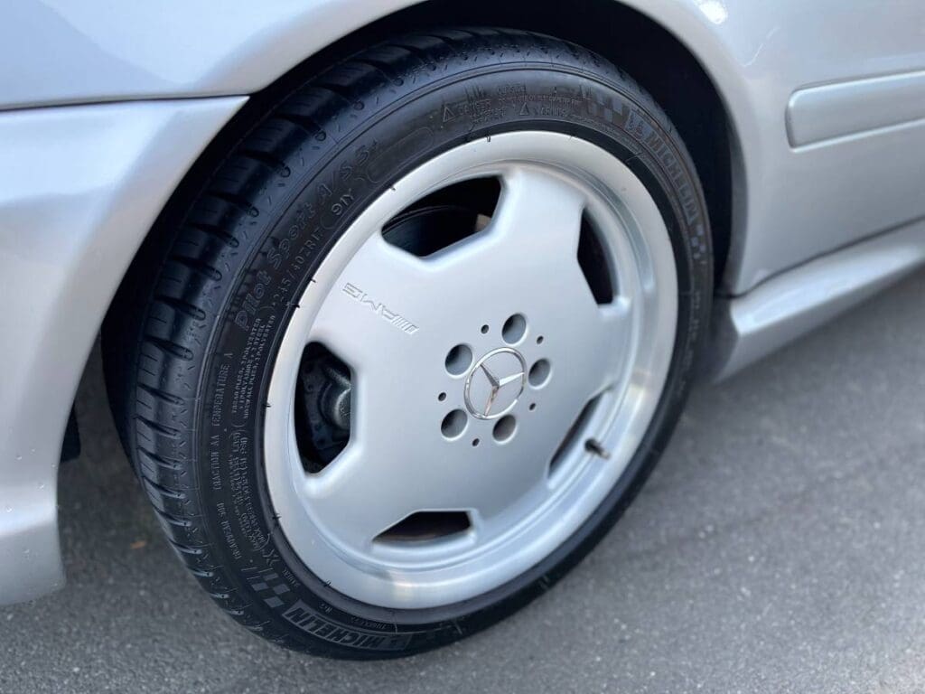 2002 Mercedes-Benz CLK55 AMG wheel