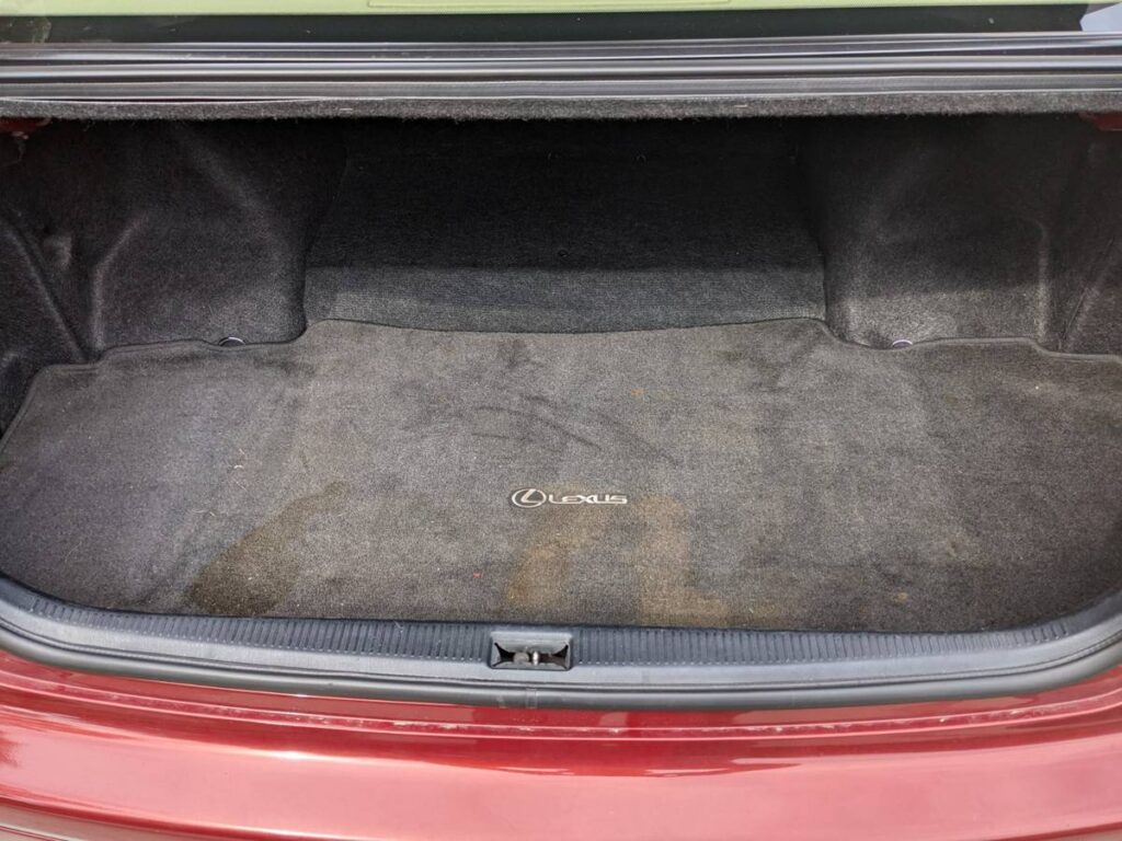 2001 Lexus GS 300 trunk