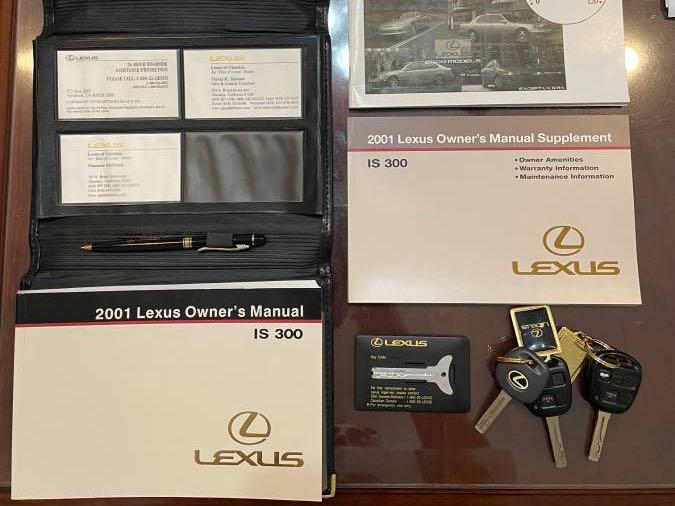 2001 Lexus IS 300 manuals and keys