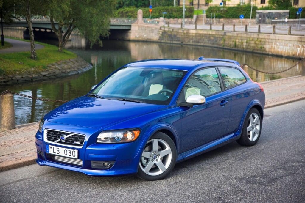 blue 2008 Volvo C30 front