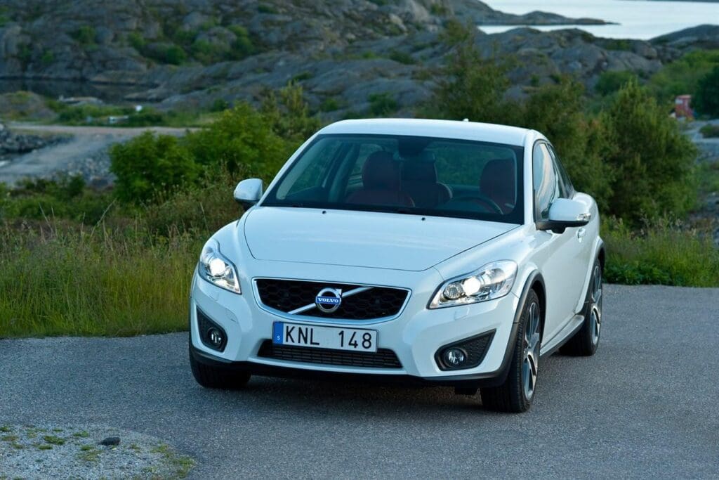 2010 Volvo C30 front