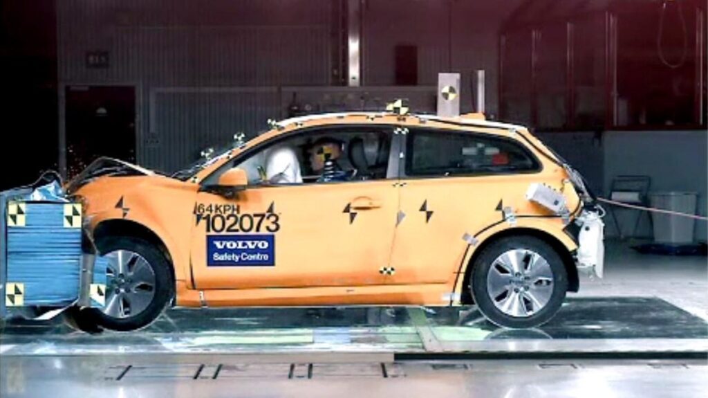 Volvo C30 crash test