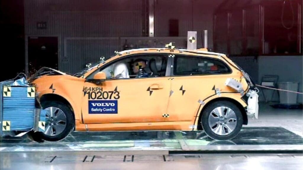 Volvo C30 crash test