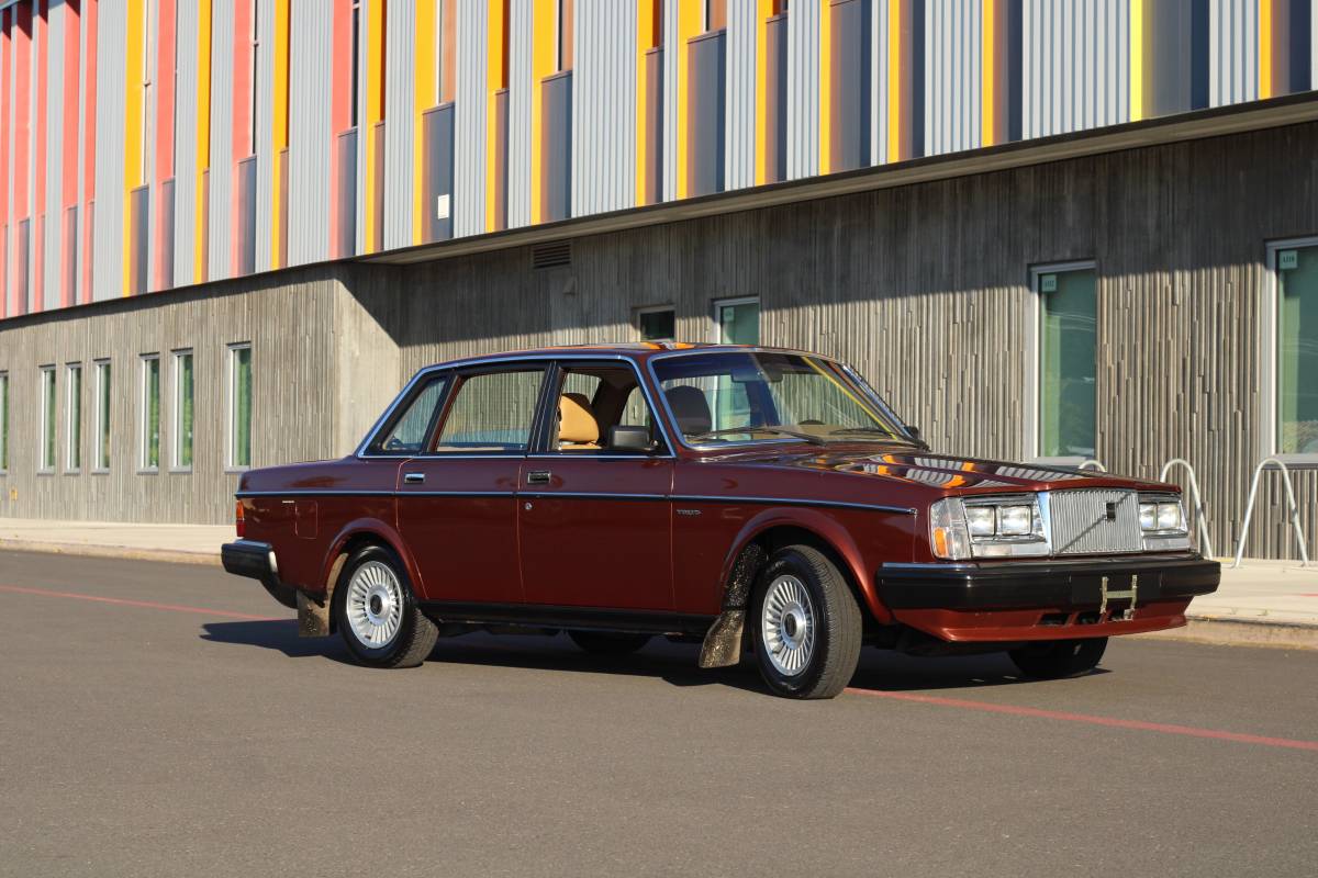 1984 Volvo 240 GL sedan