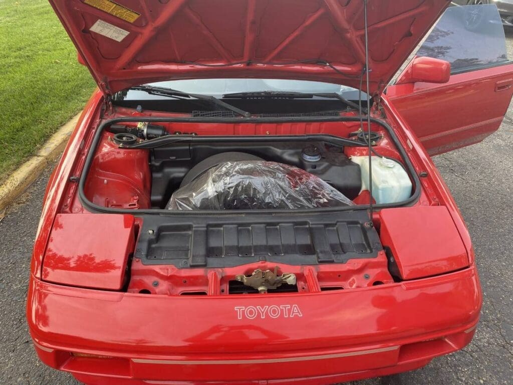 1989 Toyota MR2 frunk