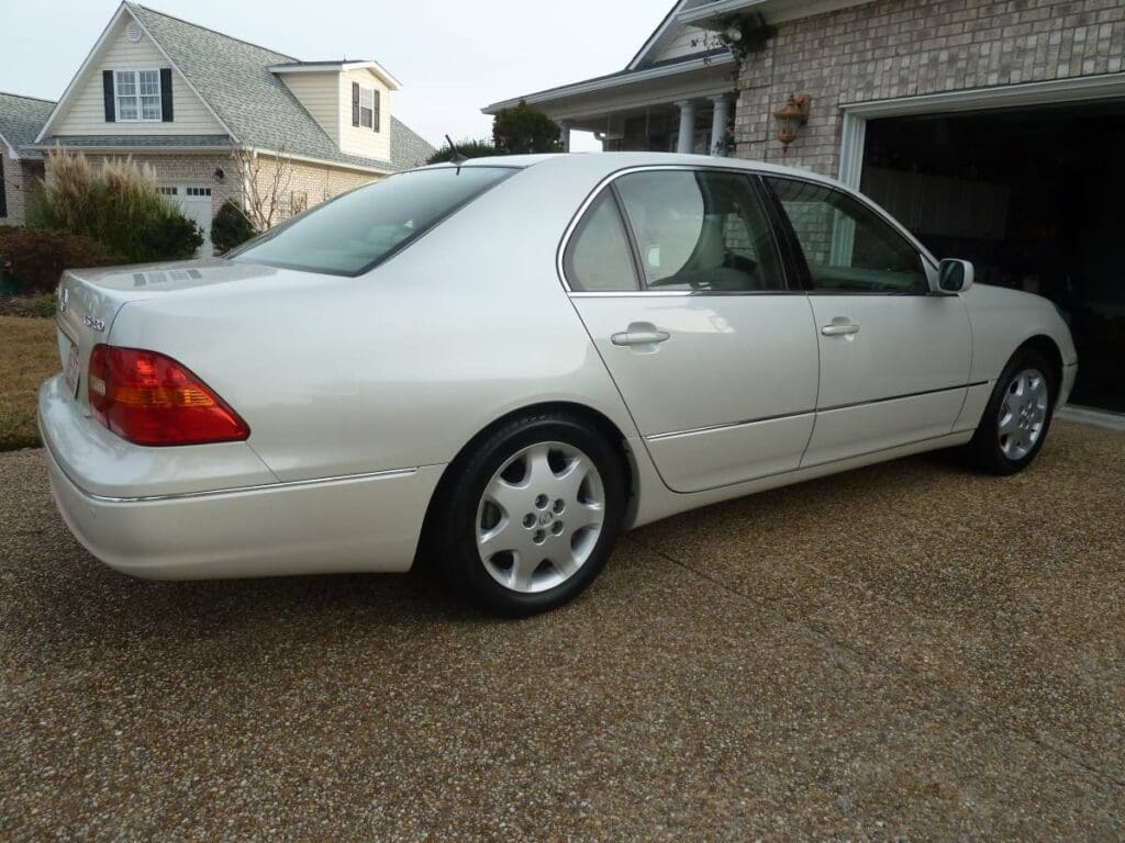 2001 Lexus LS 430 exterior passenger side