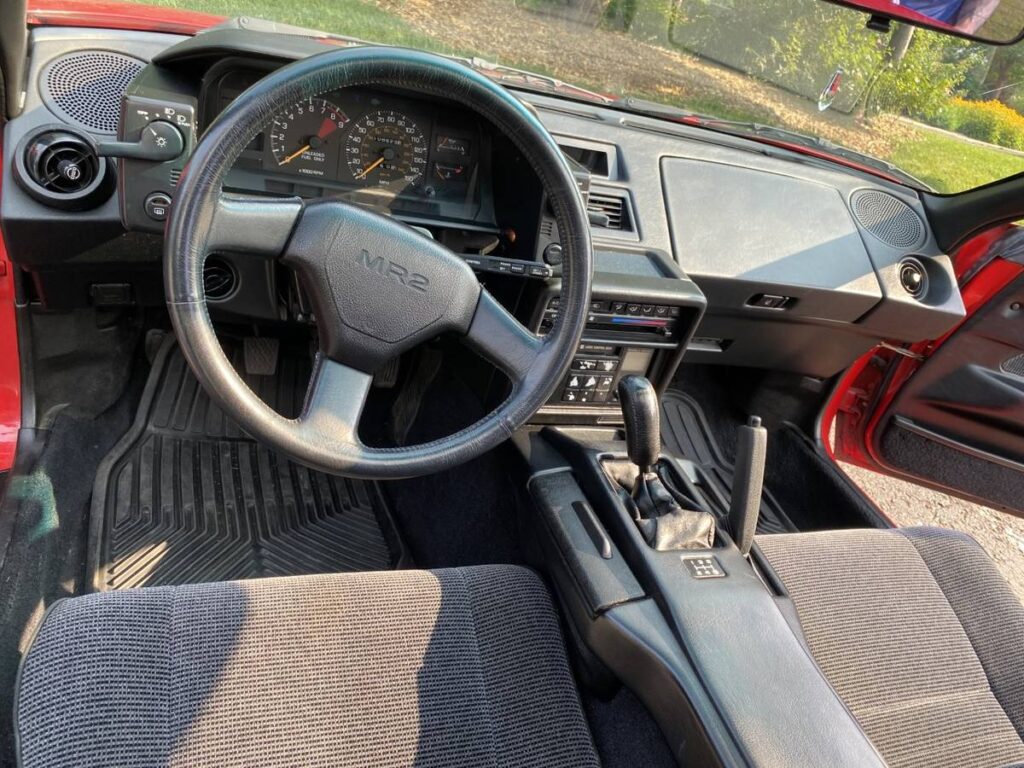1989 Toyota MR2 interior