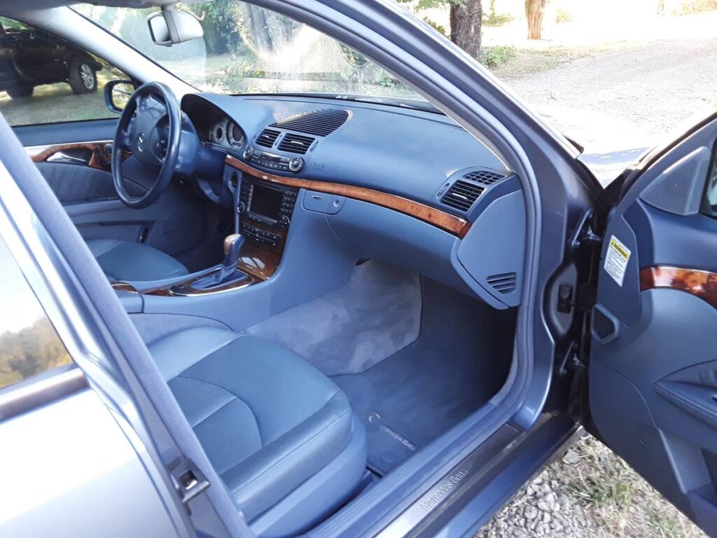 2004 Mercedes-Benz E500 wagon interior passenger side