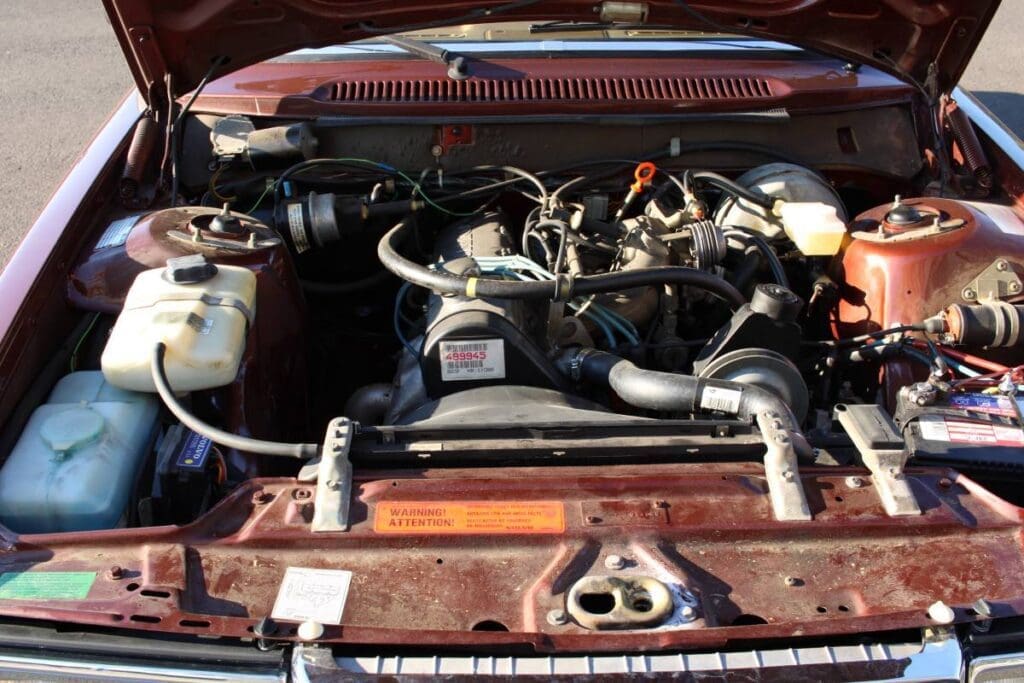 1984 Volvo 240 GL engine bay