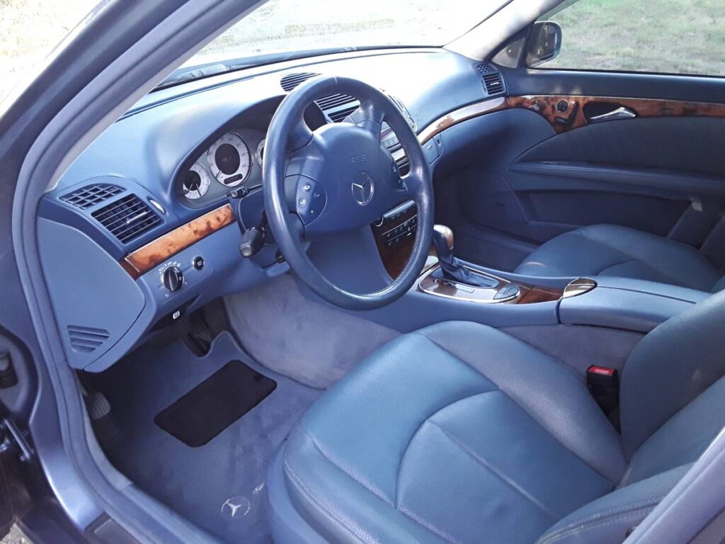 2004 Mercedes-Benz E500 wagon interior
