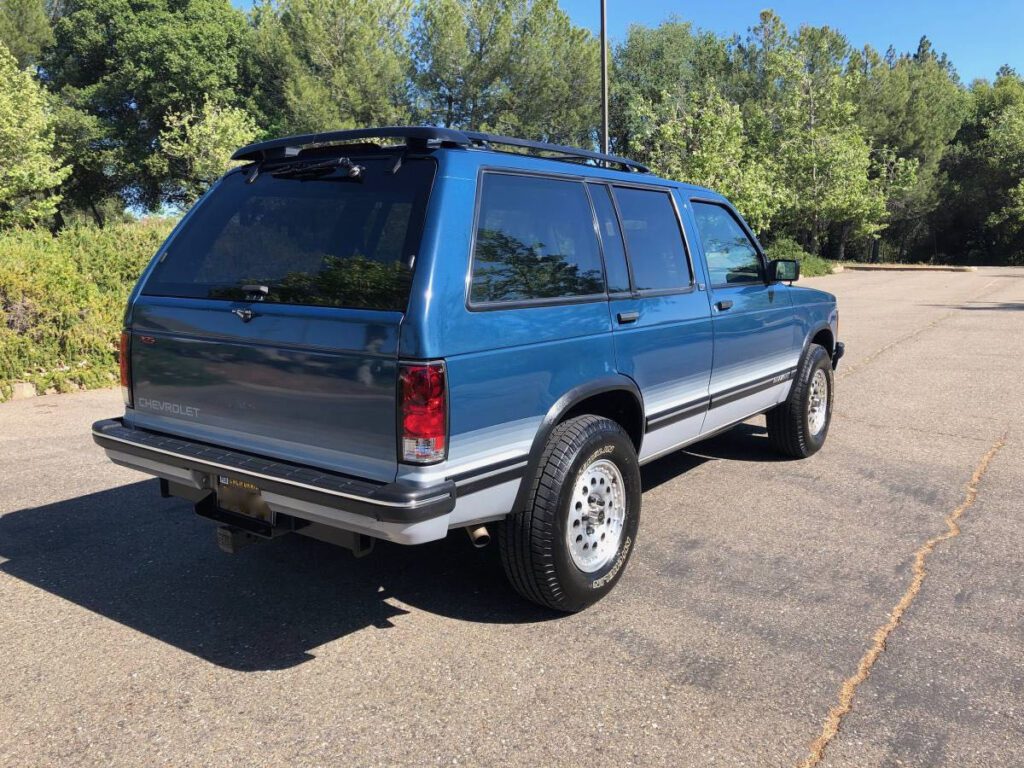 1994 Chevrolet S-10 Blazer exterior rear