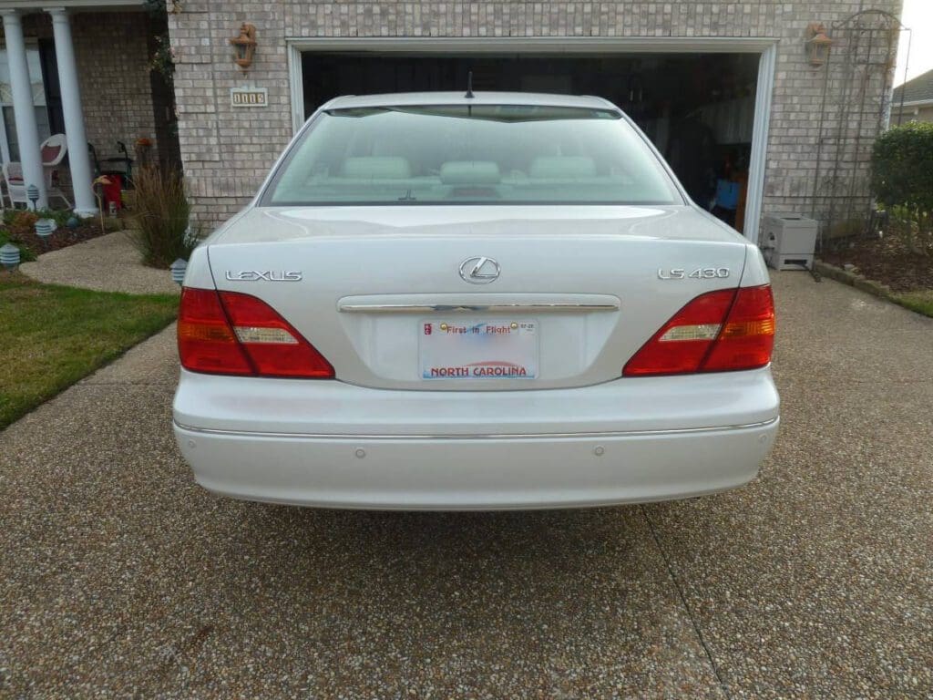 2001 Lexus LS 430 exterior rear
