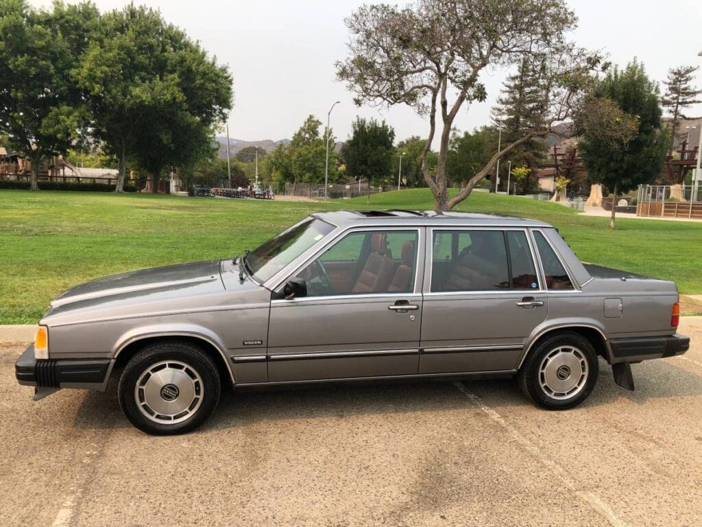 1985 Volvo 760 Turbo sedan driver's side