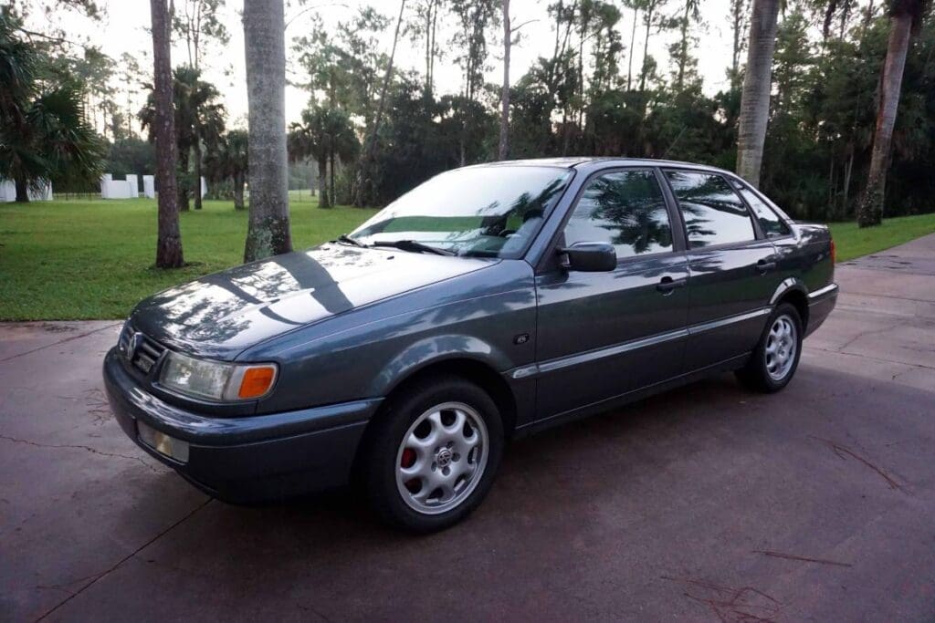 1995 Volkswagen Passat exterior driver side