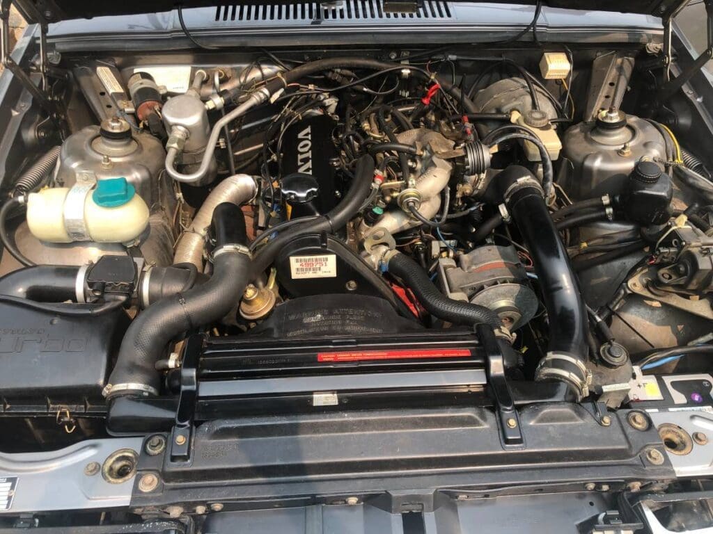 1985 Volvo 760 Turbo sedan engine bay