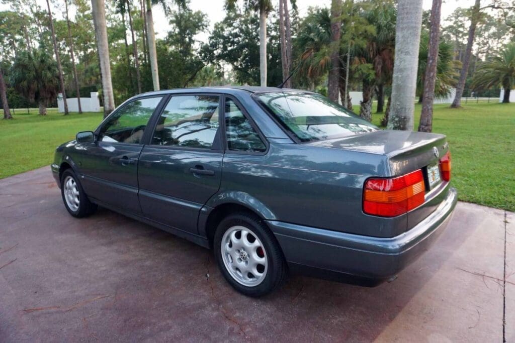 1995 Volkswagen Passat exterior driver side