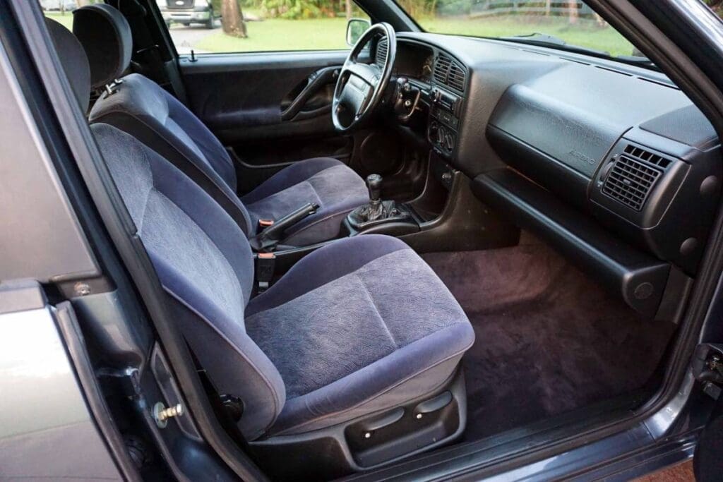 1995 Volkswagen Passat interior