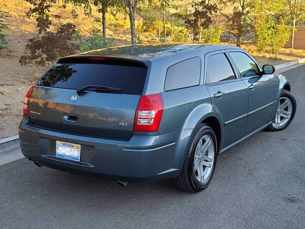 2006 Dodge Magnum R/T rear