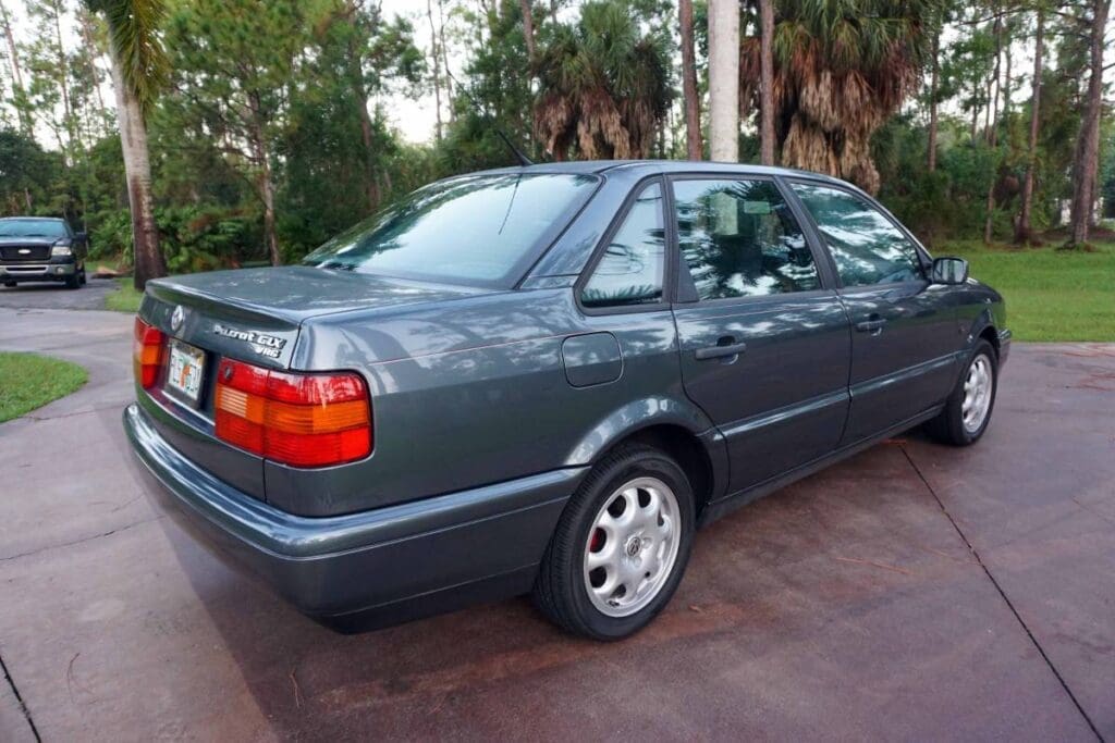 1995 Volkswagen Passat exterior passenger side