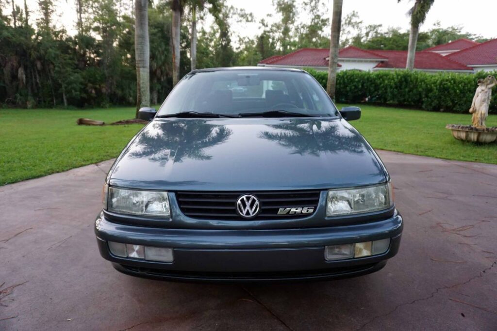 1995 Volkswagen Passat exterior front