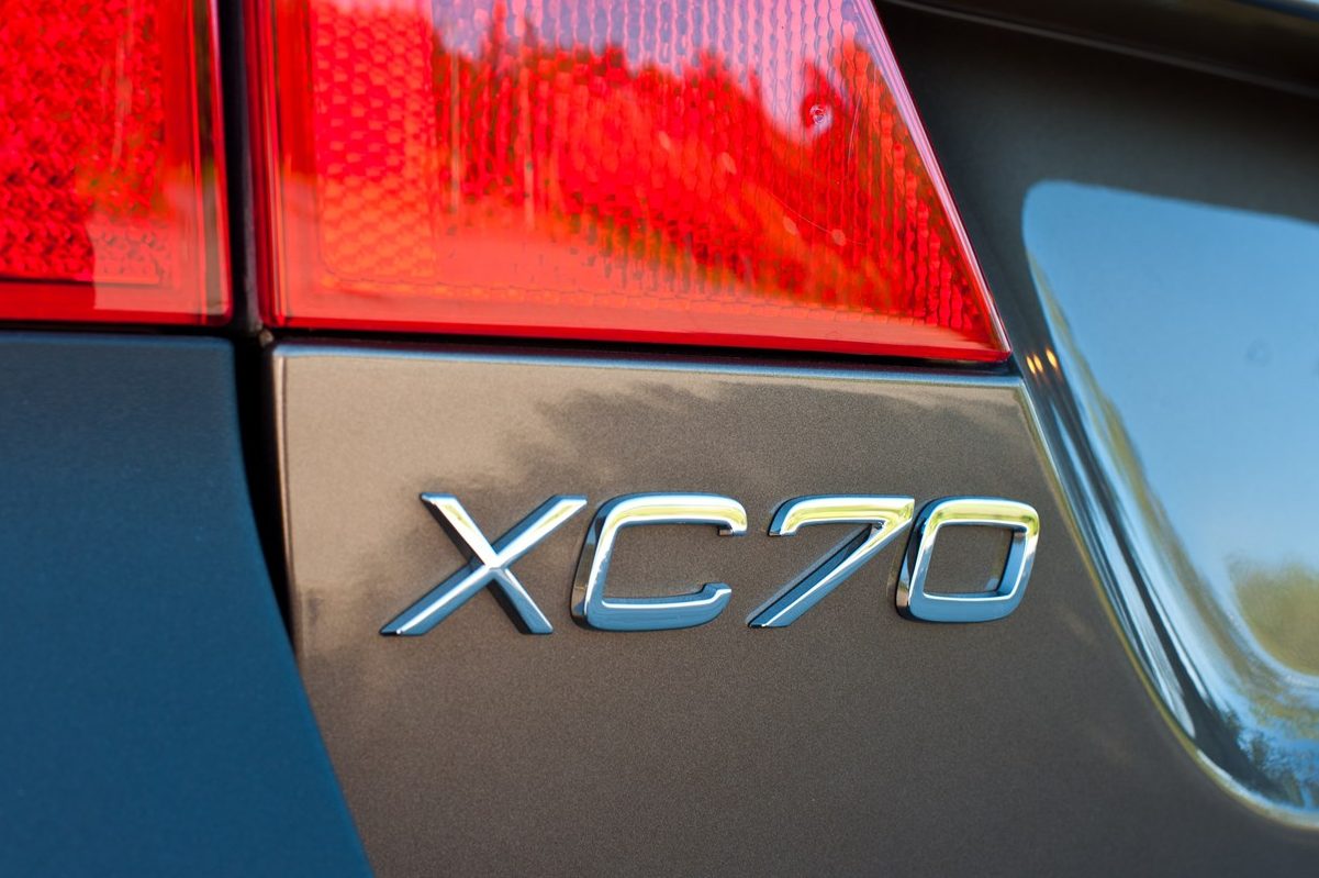 Volvo XC70 badge