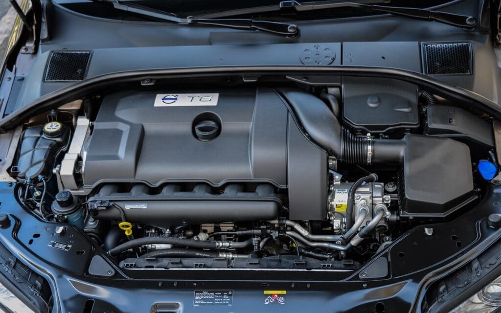 Volvo T6 turbocharged six cylinder engine