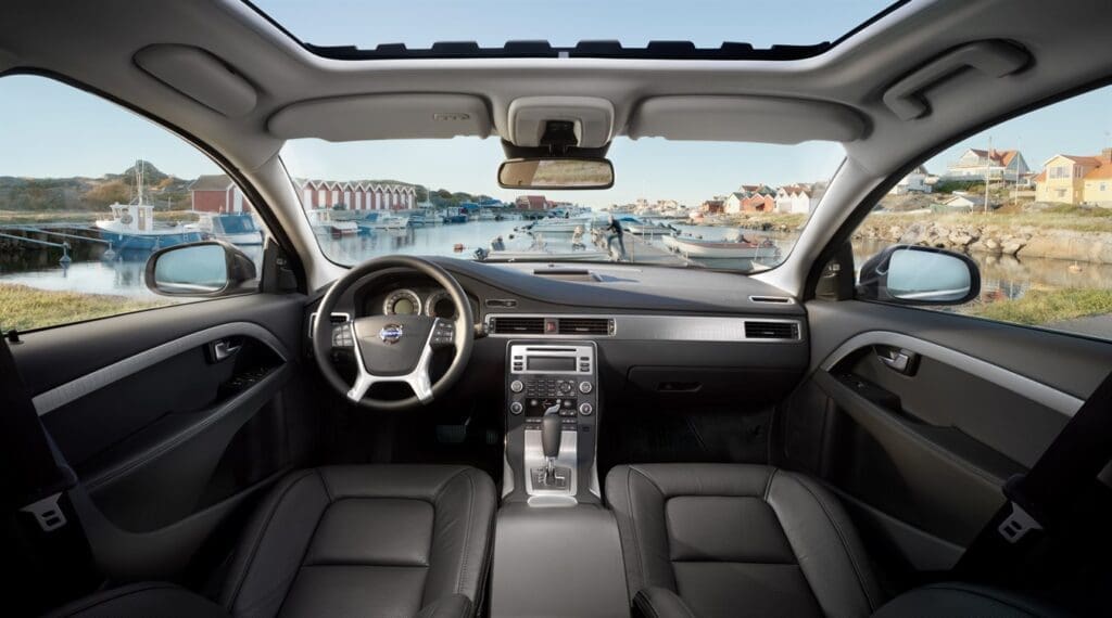 2008 Volvo XC70 interior