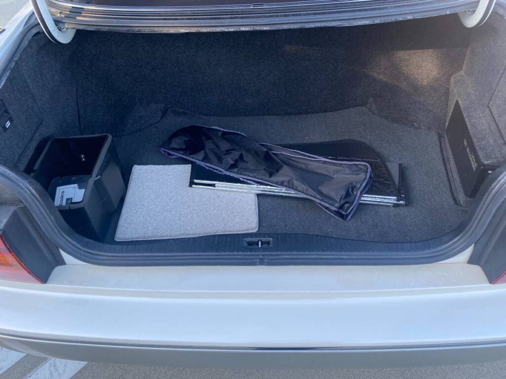 1992 Lexus LS400 trunk