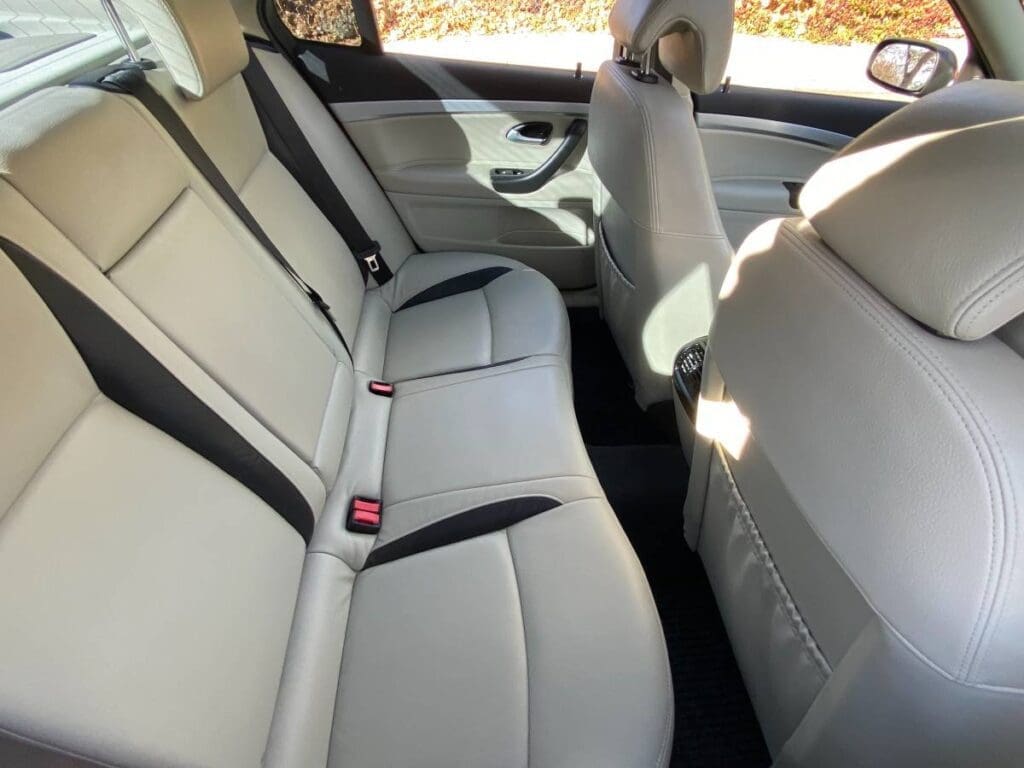 2006 Saab 9-3 Aero sedan rear seat