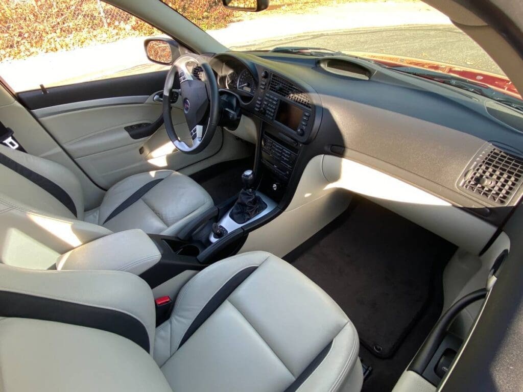 2006 Saab 9-3 Aero sedan interior