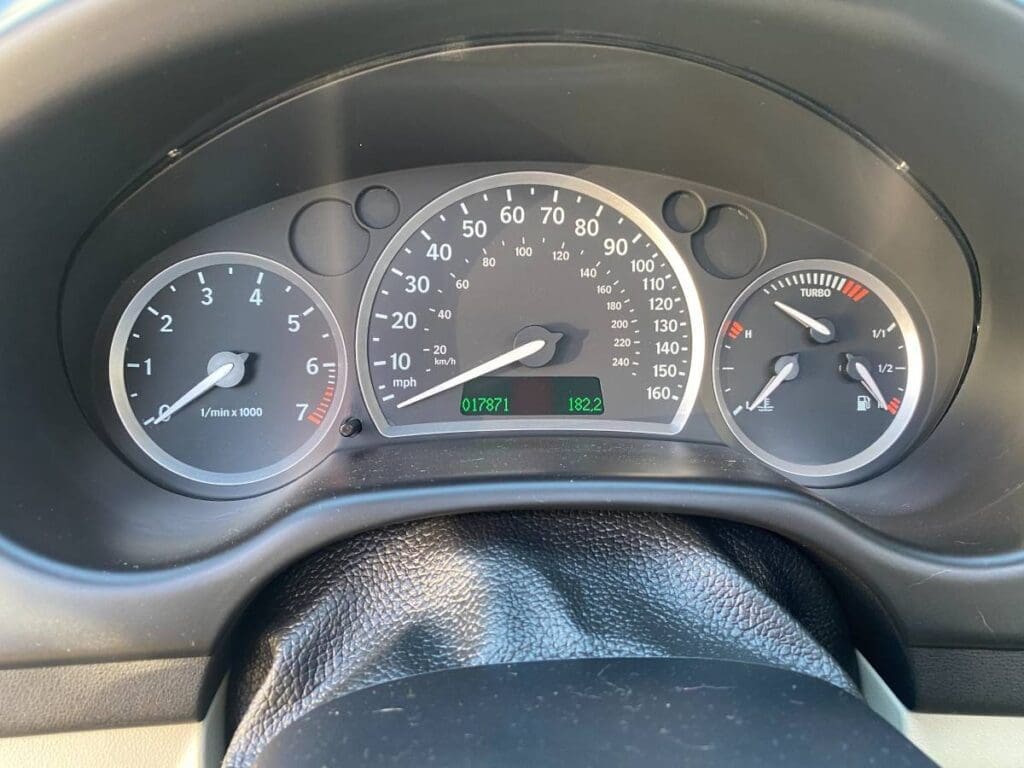 2006 Saab 9-3 Aero sedan gauges