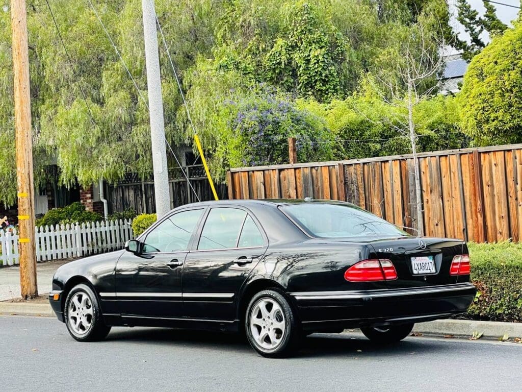 2002 Mercedes-Benz E320 sedan