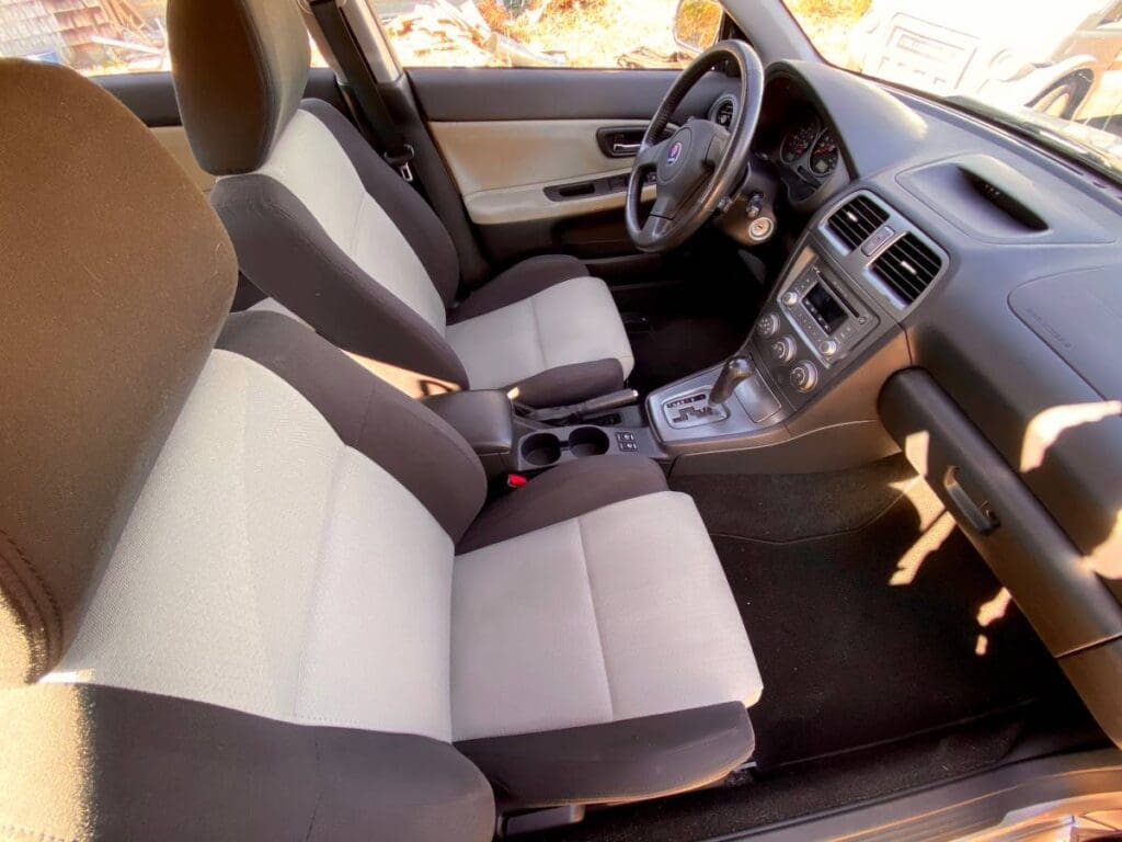 2006 Saab 9-2X Aero interior