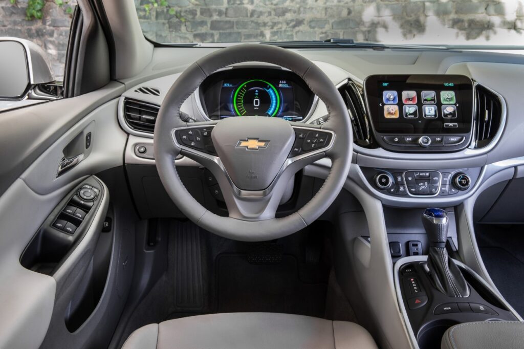 2016 Chevrolet Volt interior