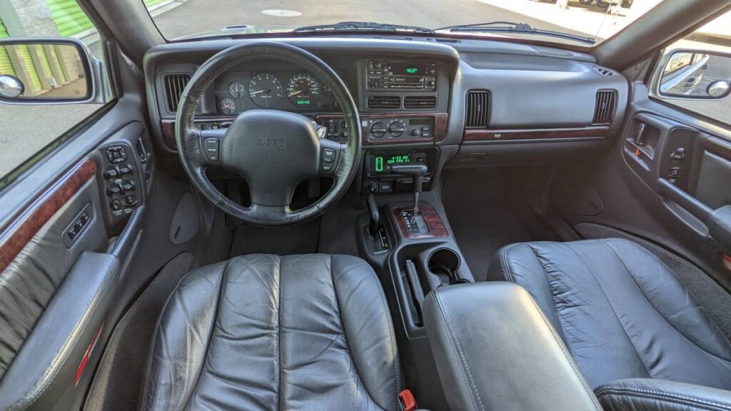 1998 Jeep Grand Cherokee Limited 5.9 interior