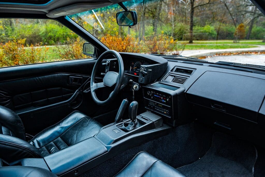 1986 Toyota MR2 interior