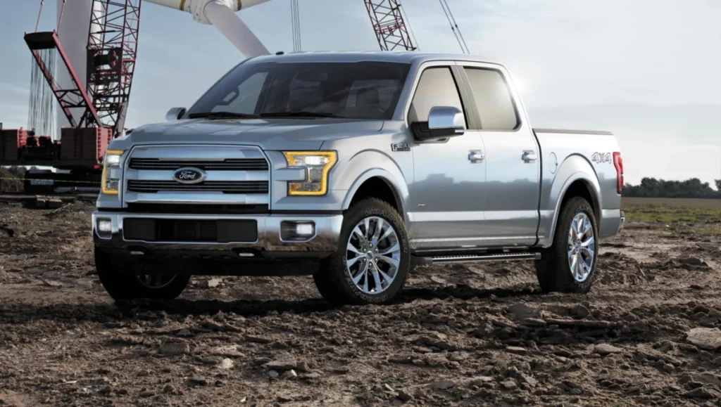 2015 Ford F-150 exterior front three-quarter view