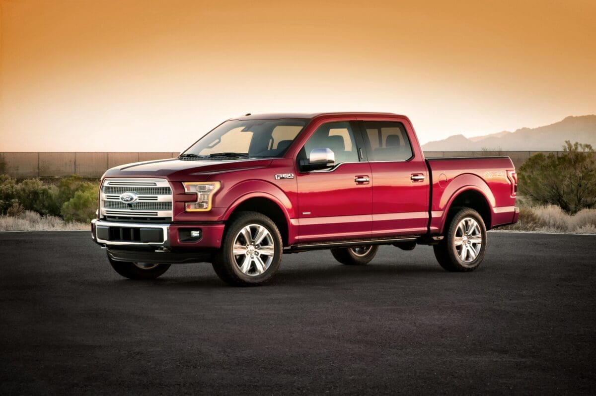 2015 Ford F-150 Platinum trim exterior side view